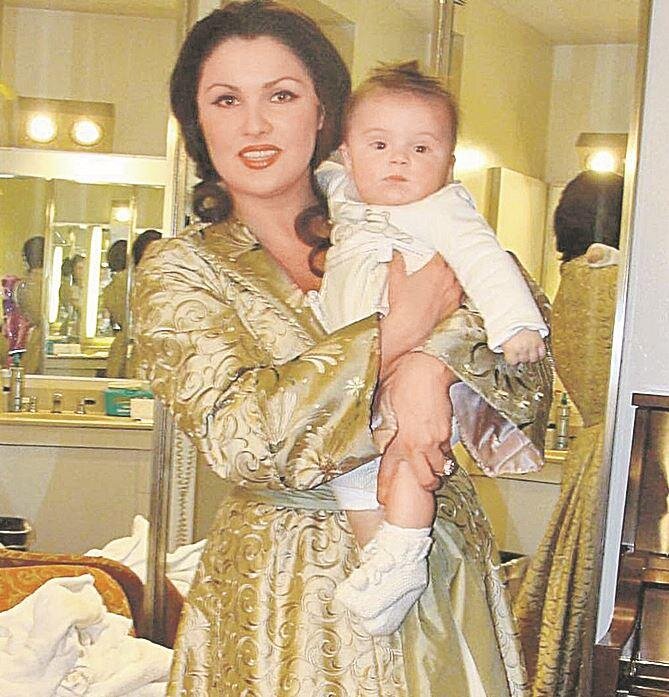 Анна Нетребко с сыном Тьяго. Фото: Инстаграм