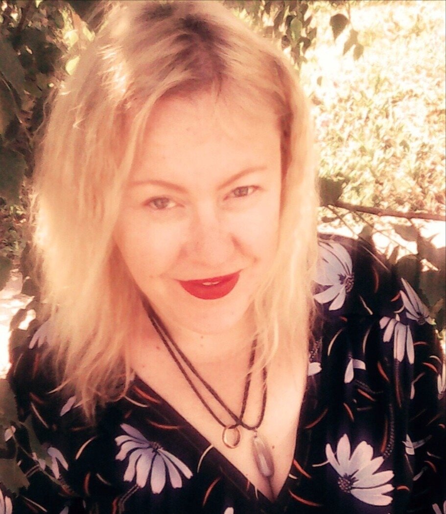 💫Всем благополучия и здоровья.💫 
Новый🌲🐅2022 год, хочется верить, он принесет много хорошего и доброго, и будет легче и радостнее, чем прошлый. Всегда надо надеяться на лучшее.

✨У всех разные вопросы, цели, надежды.
Для кого-то это - развитие себя, для других новые отношения, семья и дети, для иных карьера и смена места жительства. Здоровье. Бизнес, творчество, таланты детей. Кармические задачи и призвание.

🔥Мы никогда не должны останавливаться, и пасовать перед трудностями.
💫Если вы хотите узнать о себе больше, и в частности, что готовит вам следующий год, какие периоды ждут и как пройти без больших потерь трудные периоды, что нужно сделать в период Раху и Садесати.

✨Практики прощения и проработки планет.

💙Для консультации мне нужны такие данные
- ваше фото
-дата рождения с временем рождения и город рождения
- фото ладоней хорошего качества.
Применяю несколько техник просмотра.

Дипломы за диагностику личности https://vk.com/album357237337_275265207

Отзывы о моей работе https://vk.com/id357237337?w=wall357237337_3350

Обращайтесь, буду рада Вам помочь. 🙏
Рассчитаю денежный код 🌠