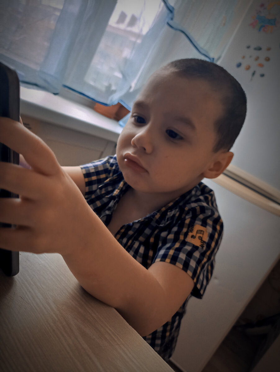 Мужчина серьёзный 