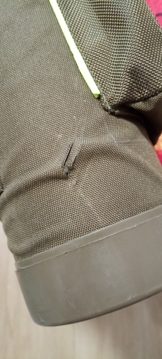 Тот самый порез чехла... 