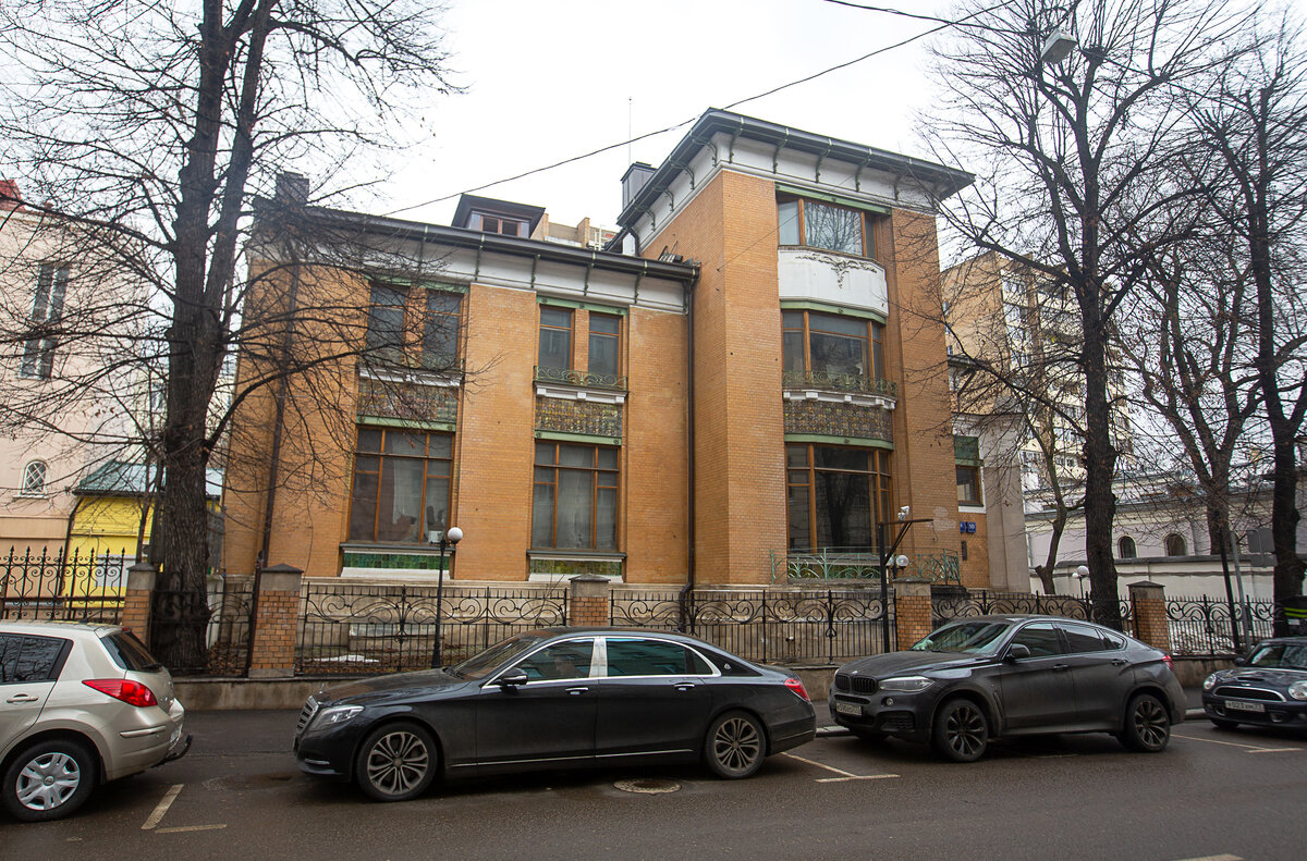 Особняк М.Ф. Якунчиковой - племянницы Саввы Мамонтова. Москва. Фото автора статьи