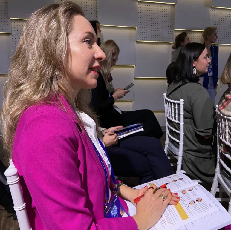 Я больше 15 лет работаю с женщинами, а через них и с их мужчинами. И вижу, как их отношения восстанавливаются. 
❗❗❗Сейчас будет важная информация для моих подписчиков!

Коучинг в сфере личной жизни – это не только про спасение брака, возвращения блудных мужей, привлечения конкретного мужчины или своего идеала.

НО И!

Я работаю с психологическими блокировками, прорабатываю ситуации из прошлого, из детства. Каждый клиент и каждый его запрос имеет свои способы решения. Я постоянно повышаю свой уровень и совершенствую мои готовые авторские продукты. 
Я на 100% готова и возьмусь за ЛЮБЫЕ, даже самые сложные ситуации в Ваших отношениях, будь то страхи, препоны, постоянно повторяющиеся обломы  с мужчинами, лёгкие зависимости и приобретённые привычки. 

Прямо сейчас напишите в комментариях, у вас в жизни сейчас - сложная ситуация?