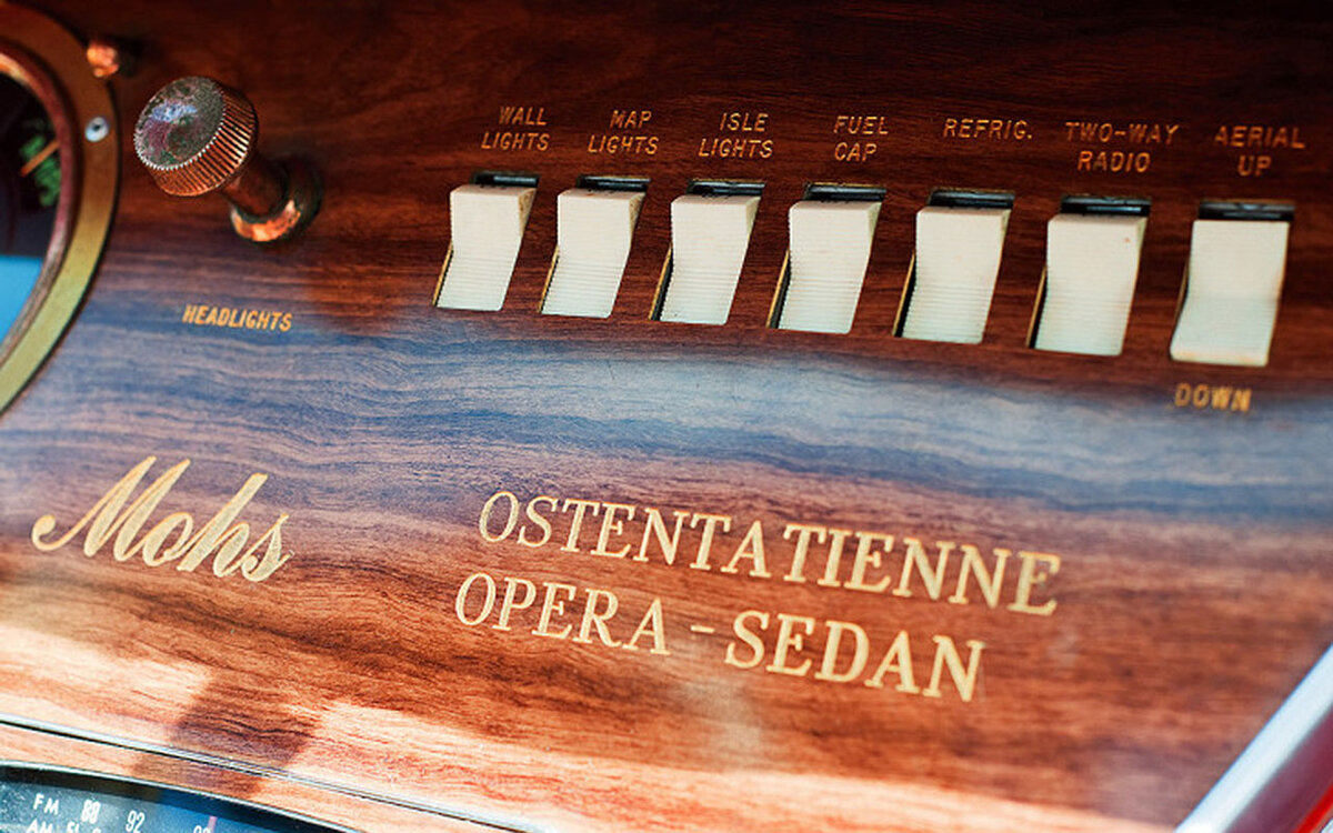 Mohs Ostentatienne Opera sedan