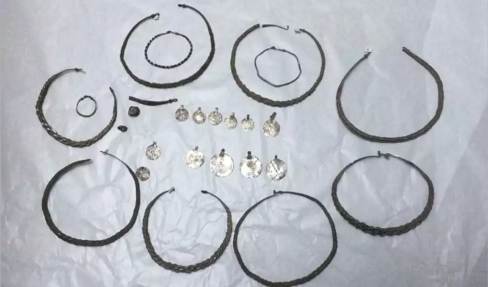 Украшения и монеты викингов