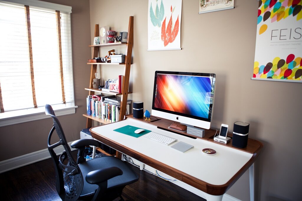 Как обустроить рабочее место: 56 фото дизайна и обустройства кабинета дома | Организация и украшение рабочей зоны в квартире