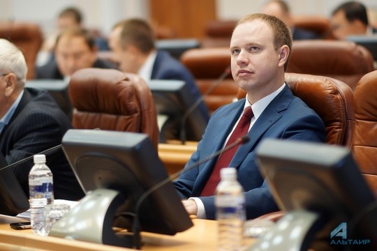 
Левченко Андрей, Иркутск, 43 сессия Законодательного собрания Иркутской области, 19 октября 2016 года., фотограф: Яна Ушакова © Проект "Лица Сибири"
 