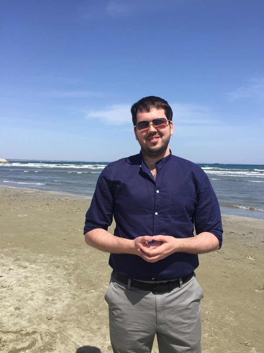 
Всё бы ничего, но тебя то в хвост, то в гриву.. 