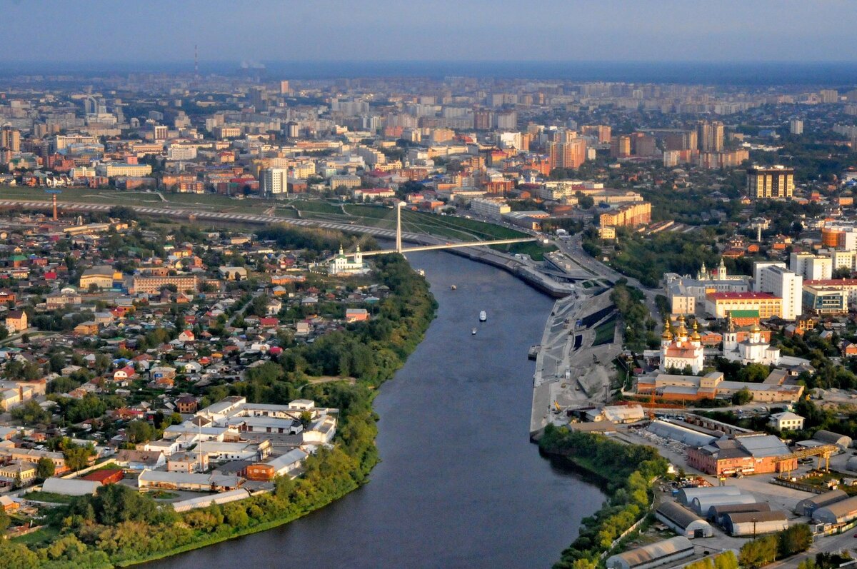 Река Тура в центре Тюмени