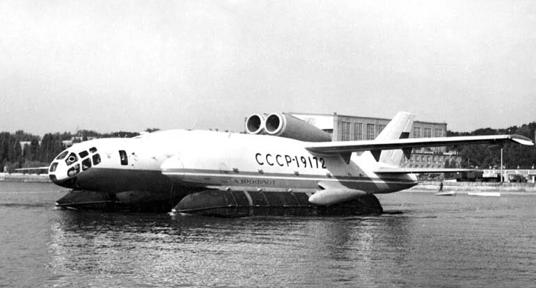 ВВА-14 на плаву. 1972 год. Фото: книга "Европейские самолеты вертикального взлета"