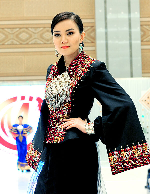 Атлас адрас либослари. Фасоны национальных. Туркмен фасон койнек 2021. Фасоны национальных. Мода миллий либослар.