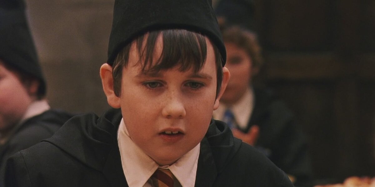 Кадр из фильма "Гарри Поттер" (Невилл Долгопупс)