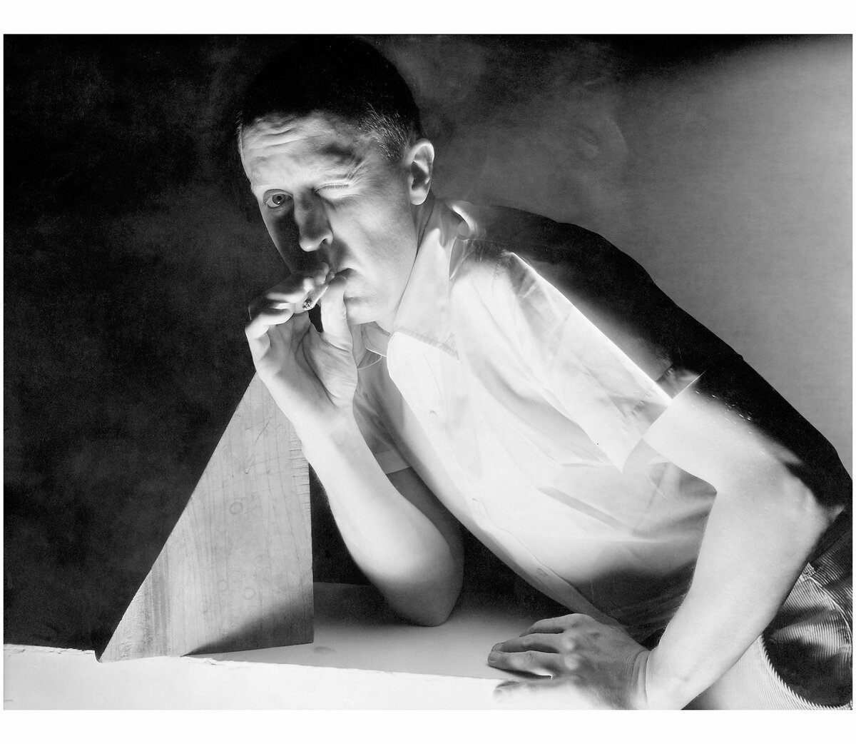 Снимал другой знаменитый фотограф Хорст П.Хорст. Забавно, что мужчина-купальщик на фото выше -- это как раз Хорст.