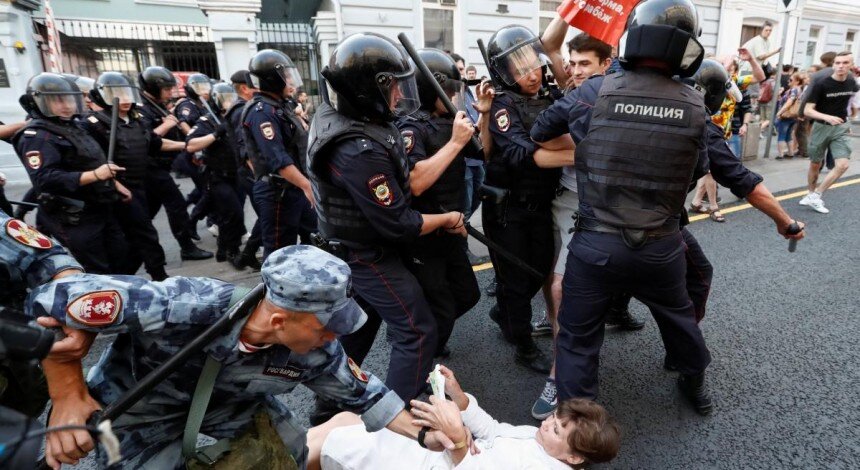 На митинге против повышения Пенсионного возраста в Москве.