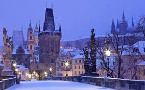 Кроме моря в Чехии есть практически всё: прекрасную архитектуру даже помимо Праги вы можете найти почти в любом городе страны, а покататься на лыжах и сноуборде вы сможете на севере страны в горах Крконоше и других местах.
