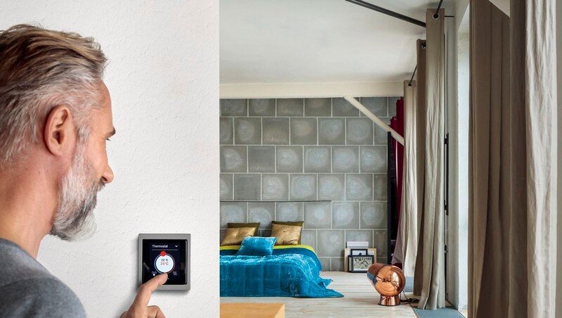 «Умные» выключатели и розетки от Schneider Electric