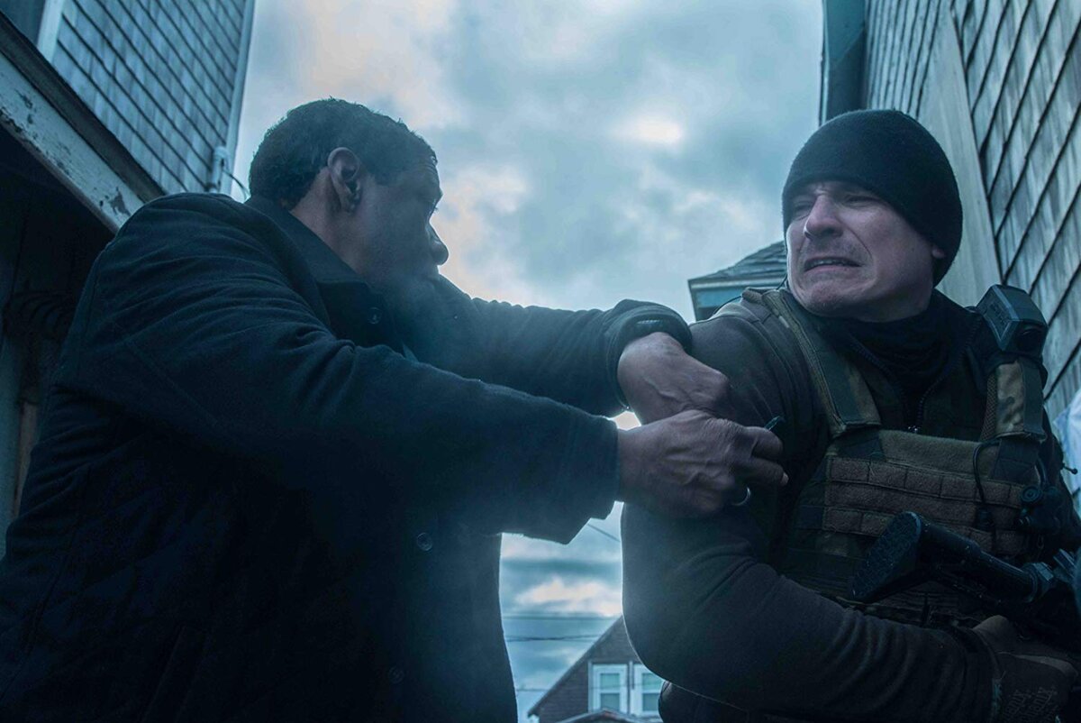 Воистину, этот "эквалайзер" МакКол - святой человек. И котёнка с дерева снимет, и старушку через авеню переведёт, и расплакавшегося спецназовца утешит, если нужно. 