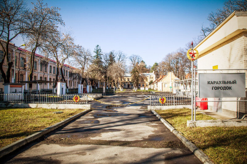 Караульный городок в Советской армии. Используется для подготовки личного состава к несению караульной службы.