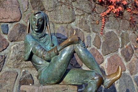 Статуя  - Тиль Уленшпигель по мотивам книги «Легенды об Уленшпигеле» .                   
Автор - pixabay.com