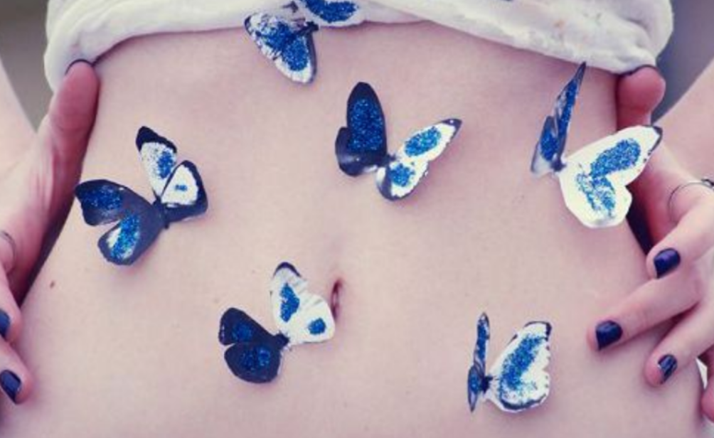 Бабочки в животе. Бабочки в животе картинки. Бабочки порхают в животе. Бабочки в животе рисунок. Бабочки в животе кто поет