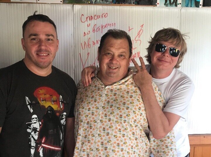 С Иванушками. Фото из группы пасеки "Медом в ухо" https://vk.com/medom_v_uho