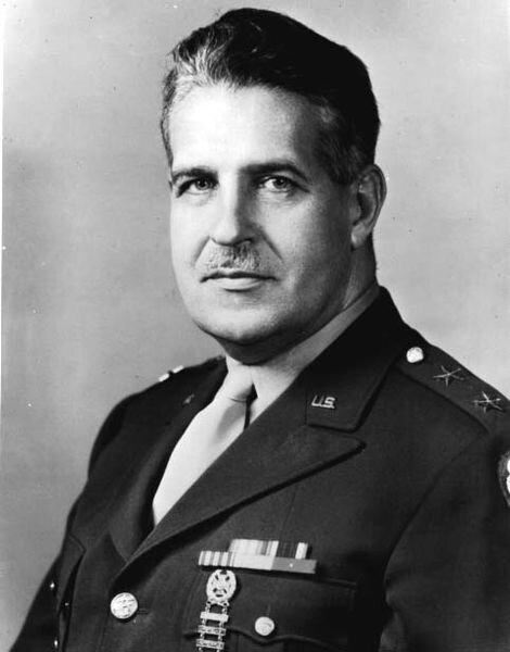 Генерал-лейтенант армии США Лесли Ричард Гровс (1896-1970 гг.) - военный руководитель Манхэттенского проекта. Фото wikipedia.org