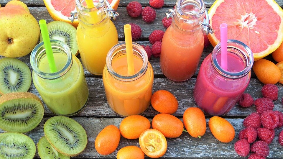 Даже 100% фруктовые соки повышают риск ранней смерти для пожилых людей