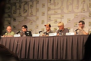 Майкл Данте Димартино, Брайан Кониецко
и др. на выставке Comic-Con 2011