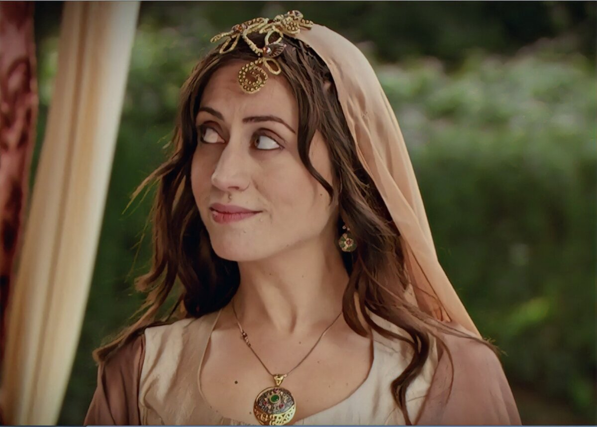 Гюльфем Хатун, кадр из сериала "Великолепный Век"
