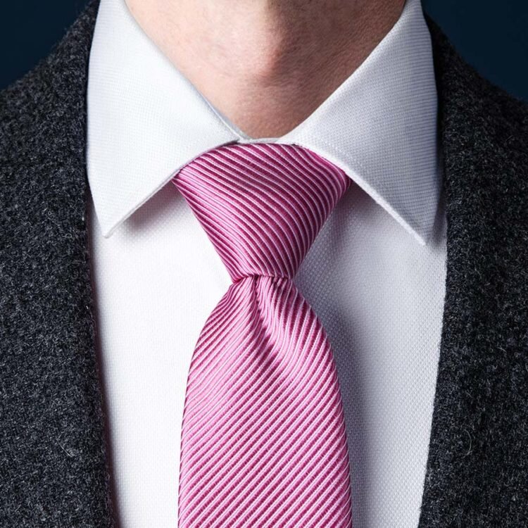 фото - https://bowandtie.ru/kak-zavyazat-galstuk/
