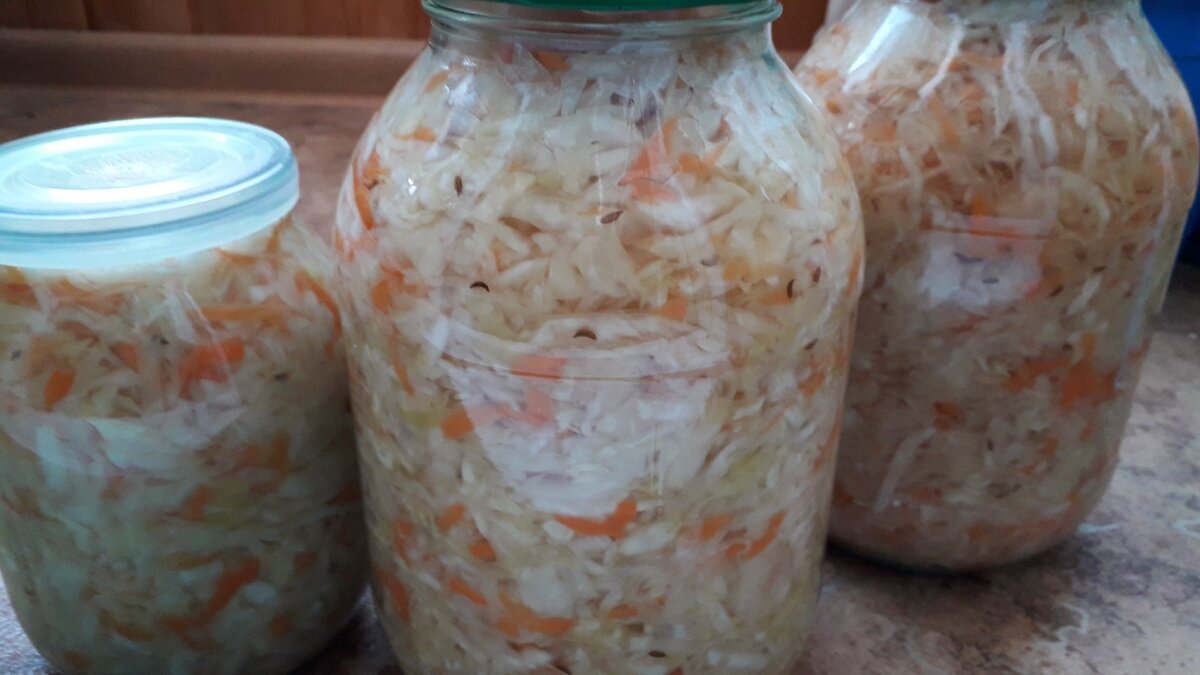 Сибирякам есть каждый день с растительным маслом и луком.