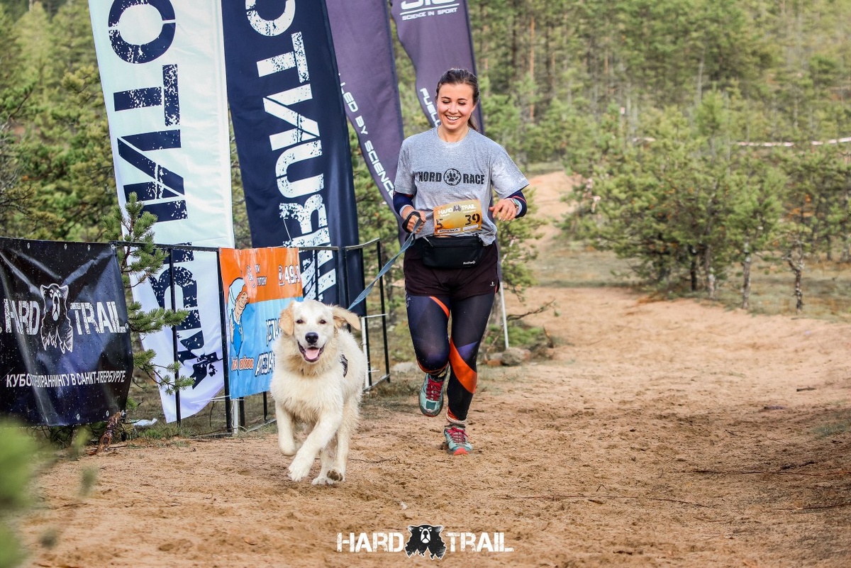 Это я и мой пес Норд финишируем на каникроссе, организованном Hard Trail в Ленинградской области