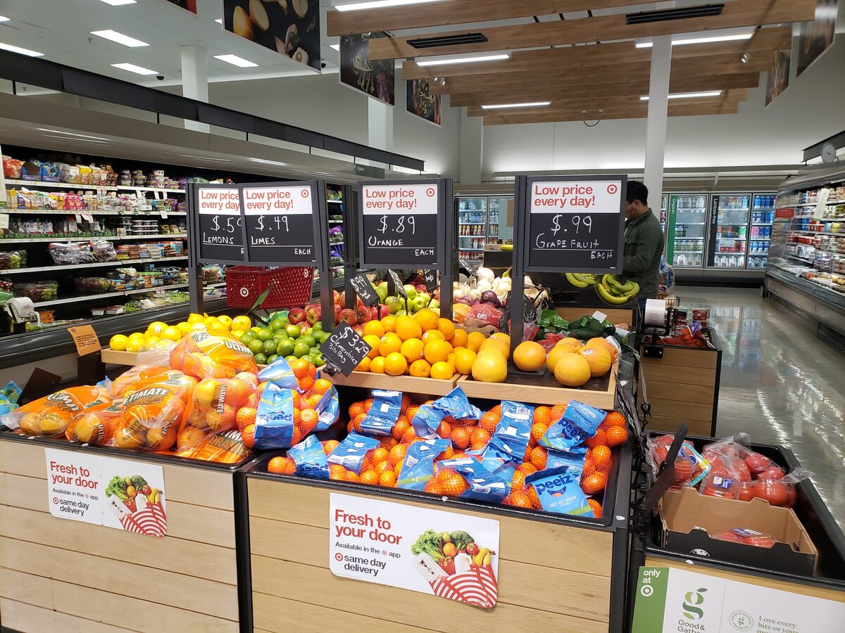 Фото еды в обычном супермаркете США