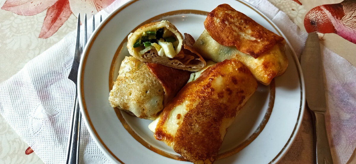 Блинчики с зелёным луком и яйцом - прекрасное летнее блюдо. Все фото - автора. 