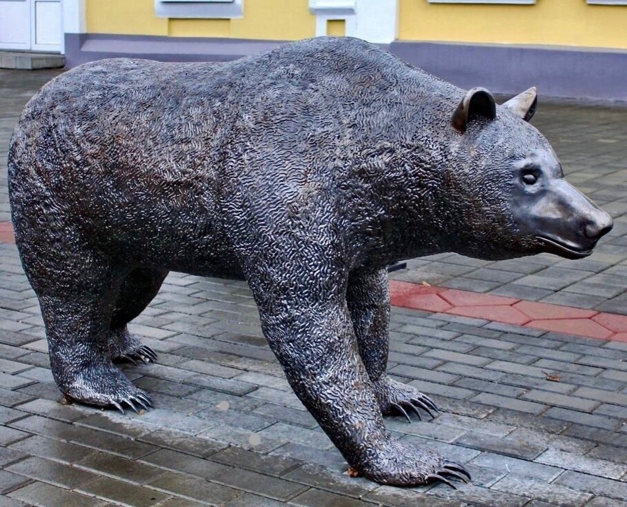 Дикий медведь - символ Барнаула 