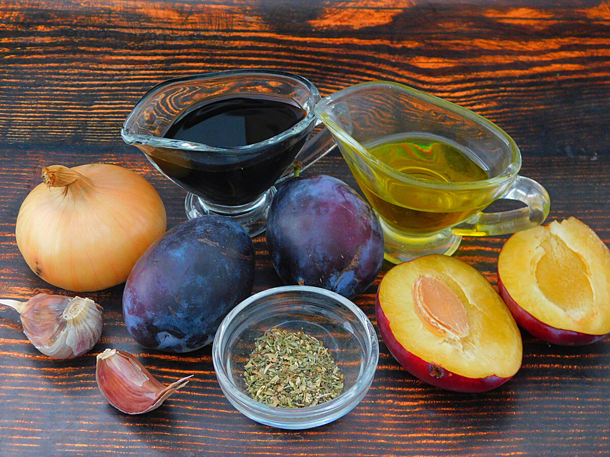 Ингредиенты для приготовления сливового соуса 