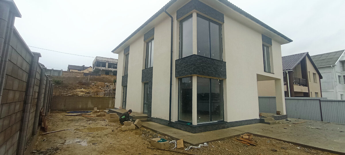 шикарный домик построили.хочешь купить-пиши