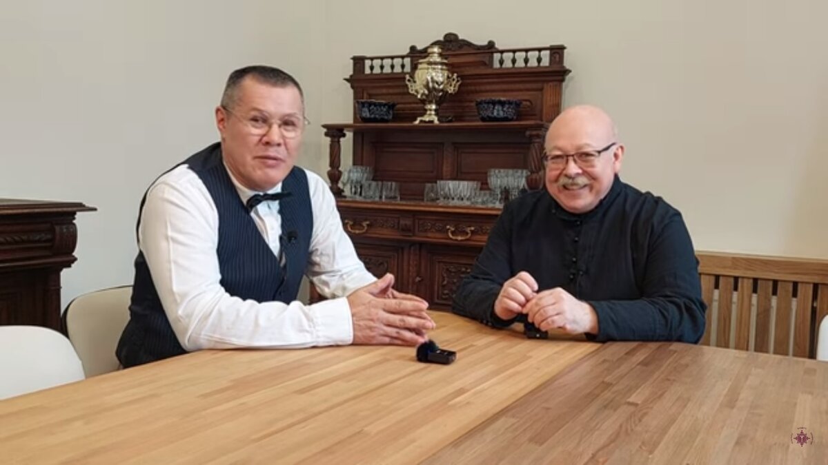 Сергей Колмогоров и Дмитрий Роде. Столовая клуба "Улица Правды"