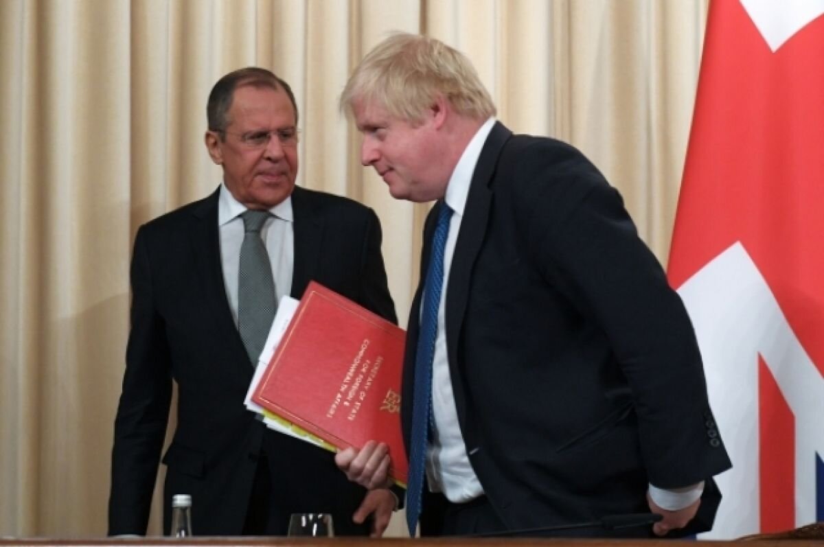    Британский парламентарий заявил о слабости Джонсона перед Лавровым