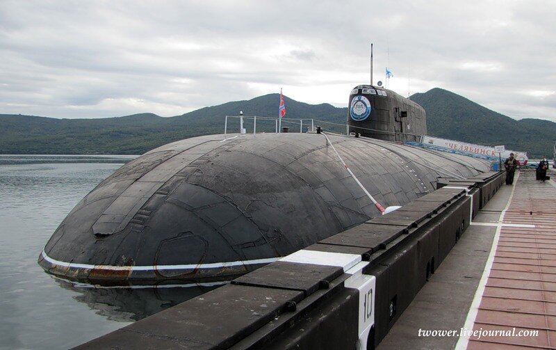 Атомный подводный ракетный крейсер Тихоокеанского флота К-442 "Челябинск" в Вилючинске. Сентябрь 2011 года Источник изображения: Денис Мокрушин / twower.livejournal.com
