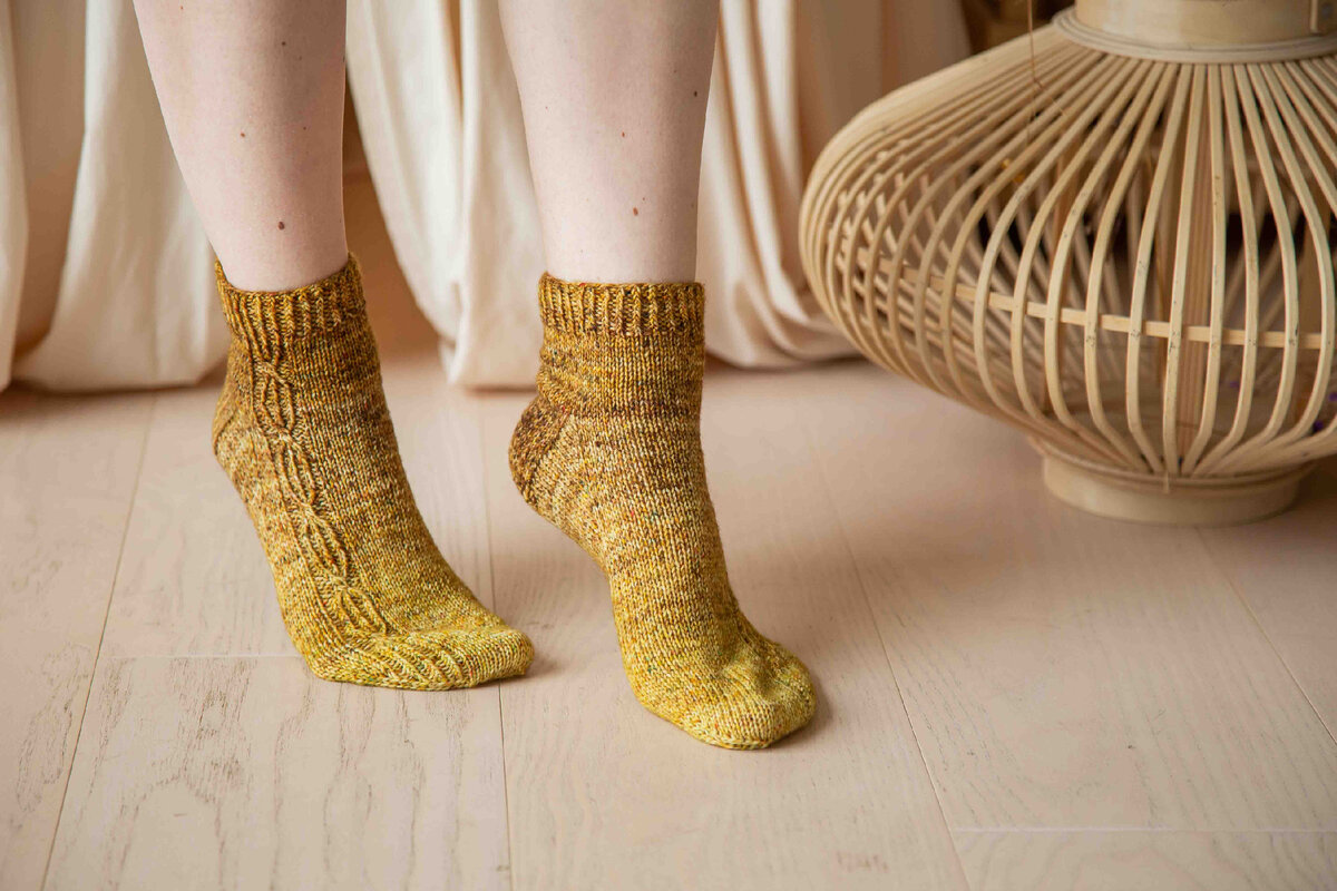 Носки "Post Modern" - модель, фото и работа автора by-annike.ru