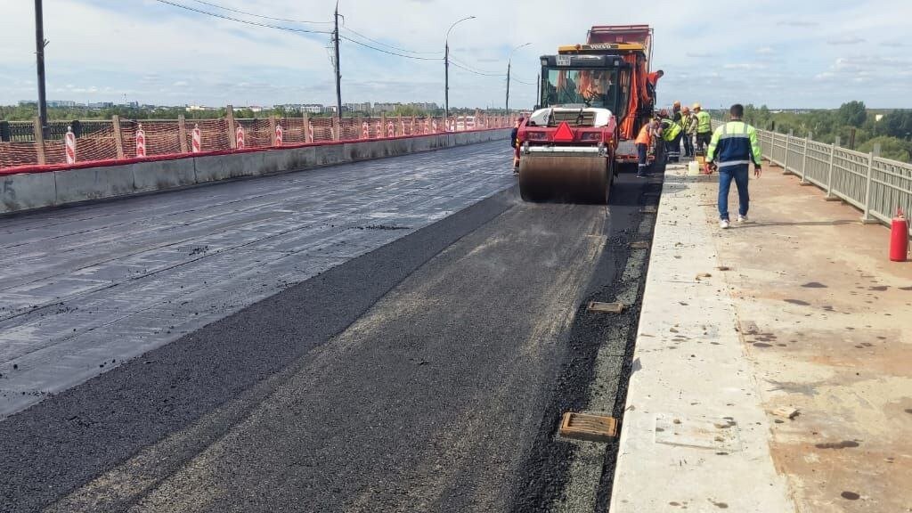     К работе подключено большое количество человек, так что движение на мосту могут открыть и раньше.