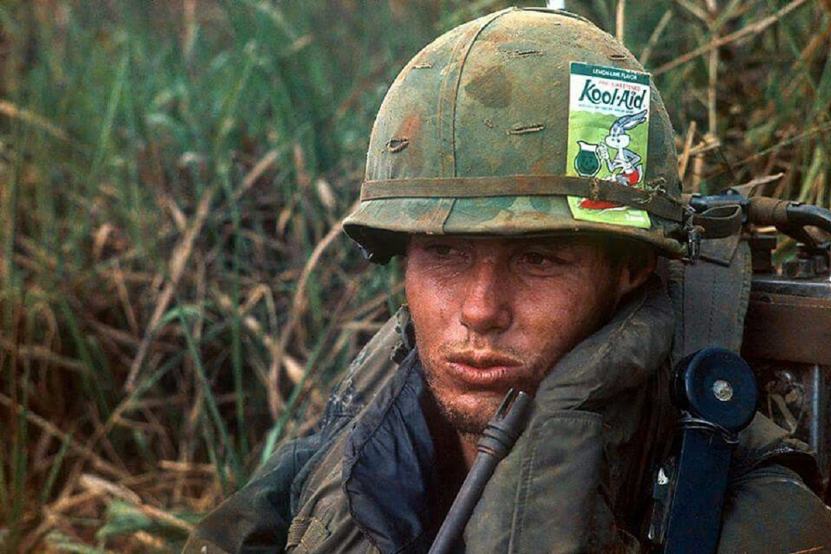  Во Время Вьетнамской войны у американцев не было проблем с военной техникой, которая по обыкновению оказывается в недостатке, они напротив столкнулись с нехваткой военных.-3