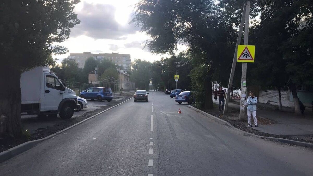     В Новочеркасске 11-летний мальчик попал в больницу после наезда автомобиля, об этом сообщили в пресс-службе Госавтоинспекции Ростовской области.