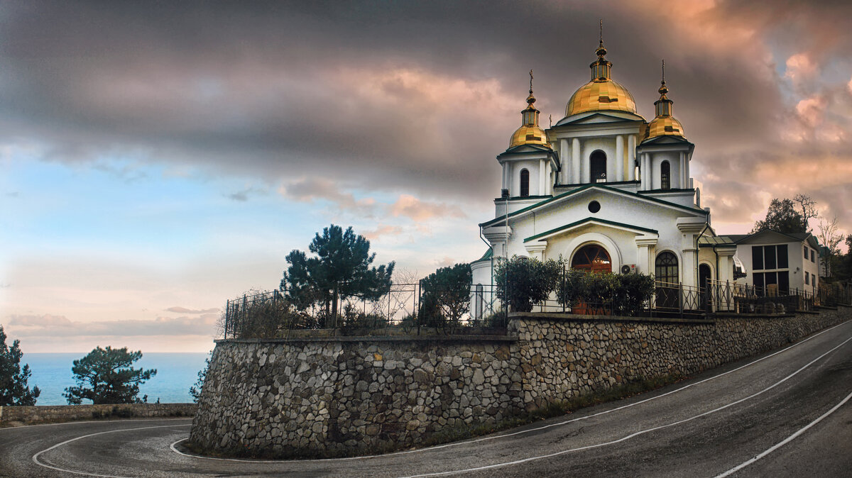 Михайловский храм Крым