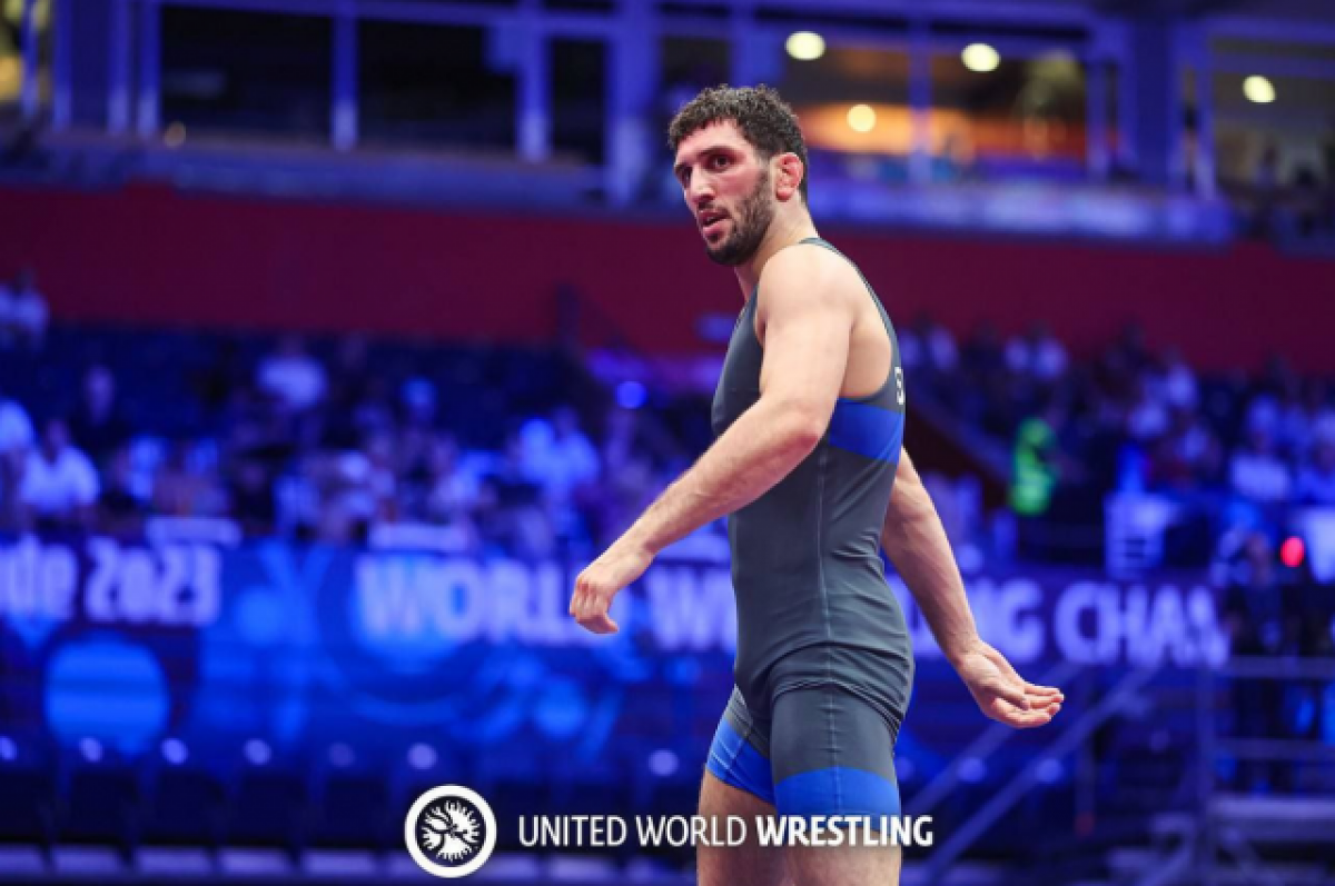    Борец Заурбек Сидаков посвятил золото чемпионата мира погибшему в ДТП отцу