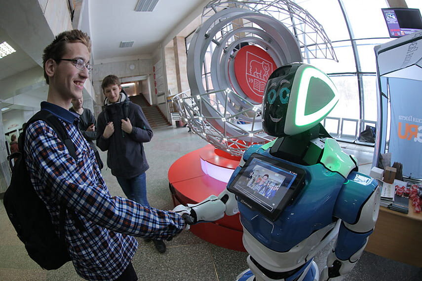 биоробот софия. роботы будущего. бытовые роботы. роботы-помощники. умный дом будущего.