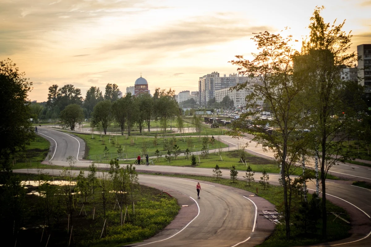 Калининский проспект спб. Муринский парк в Санкт-Петербурге. Калининский район СПБ Муринский парк. Муринский парк Луначарского. Парк Муринский ручей в СПБ.