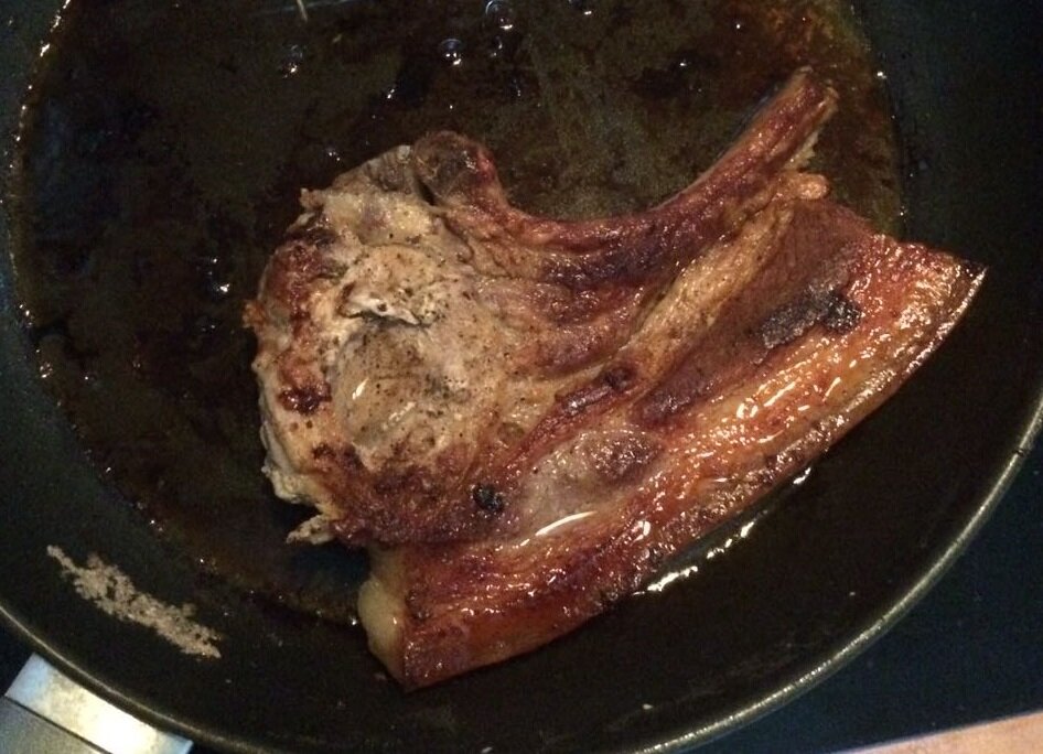 Свиная корейка со шкуркой. Тушёная и обжаренная
