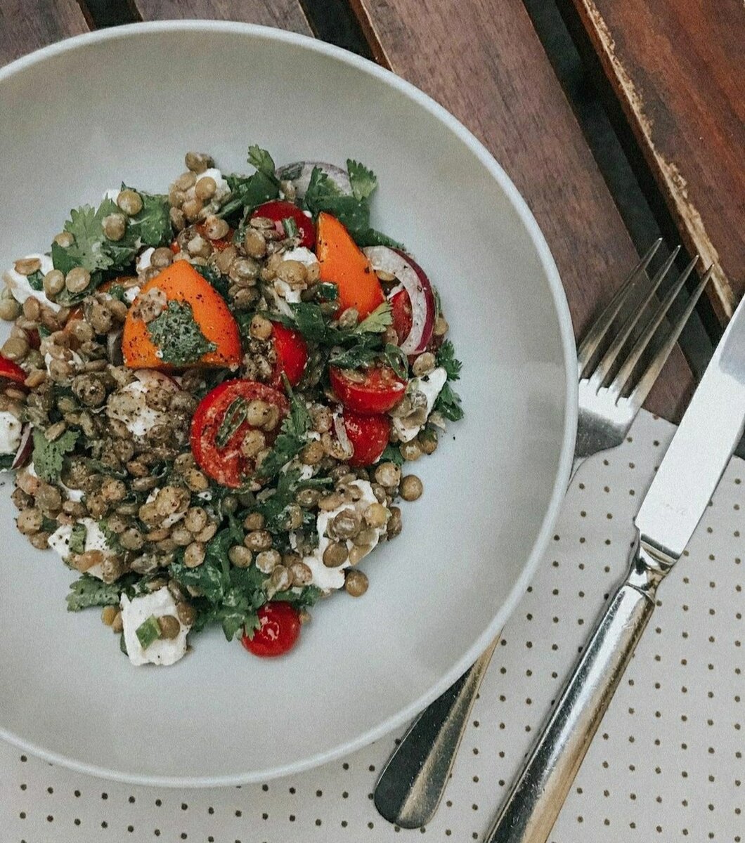 В ресторане повара научили меня готовить легкий салат😋С тех пор он мой  любимый (показываю Вам рецепт) | ВКУСНО.RU | Дзен