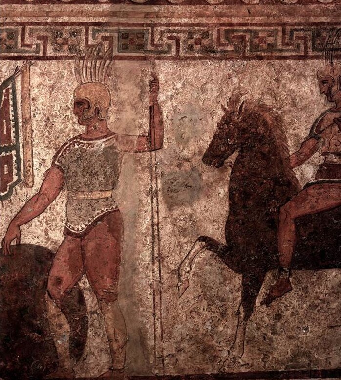 Картина на гробнице из Пестума в Италии, датируемая 4 веком до н.э., на которой изображены несколько воинов-самнитов. Римляне были вовлечены в тяжелые войны против самнитов, но в конечном итоге поглотили их и превратили в союзников, которые поставляли солдат для сражений в войнах Рима. Изображение взято из О.И.